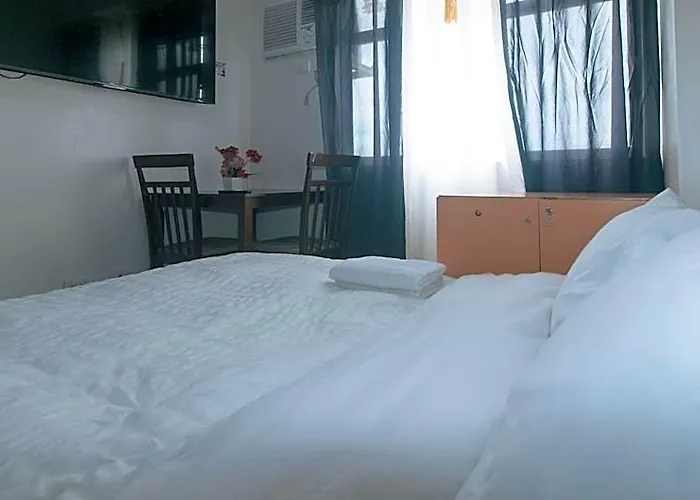Urban Deca Shaw Towers Edsa Mandaluyong- Elizabeths Place *